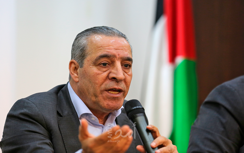 الشيخ يرحب بدعوة الصليب الأحمر لتوفير حماية عاجلة للفلسطينيين